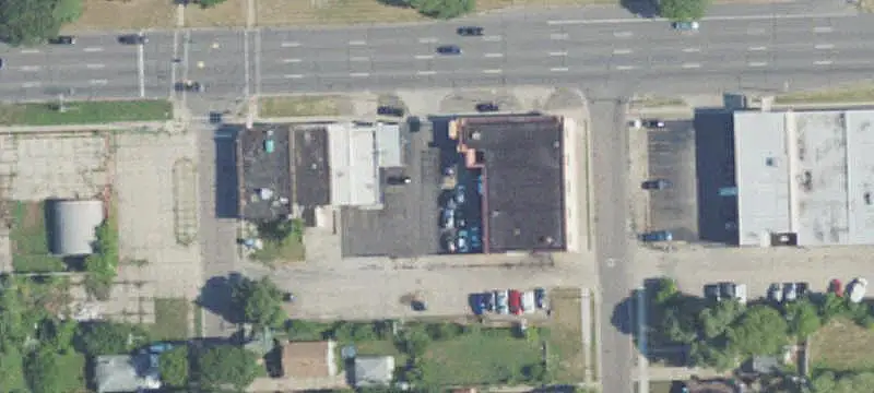 Freestanding Auto Shop with Lifts