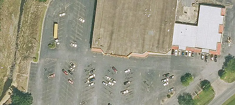 Single-Tenant NNN Grocery Store