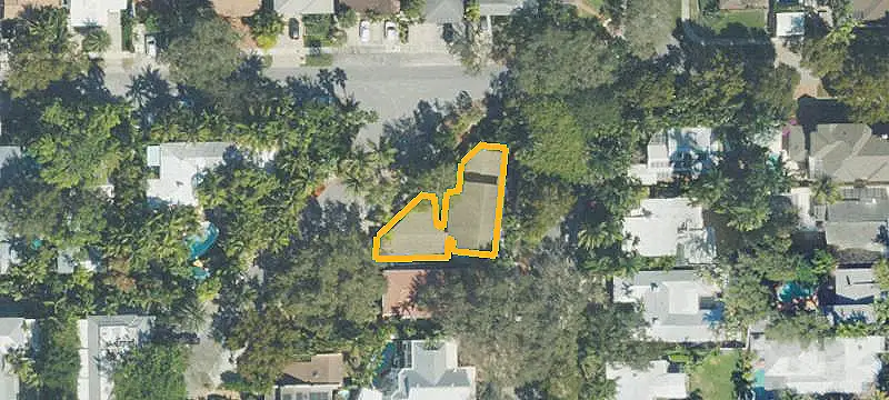 5-Unit Corner Apartment Building