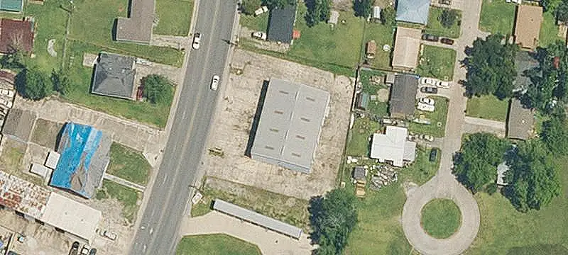 Auto Shop with Roll-Up Doors