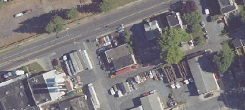 Automotive Repair Facility on Commercial Corridor