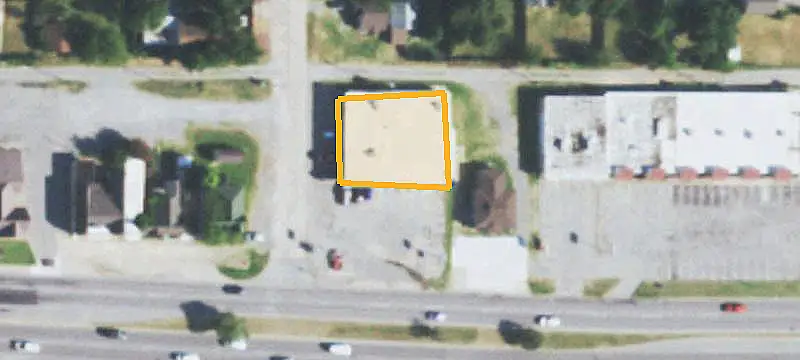 Storefront with Flexible Layout