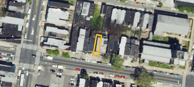 Duplex with Bi-Level Apartment