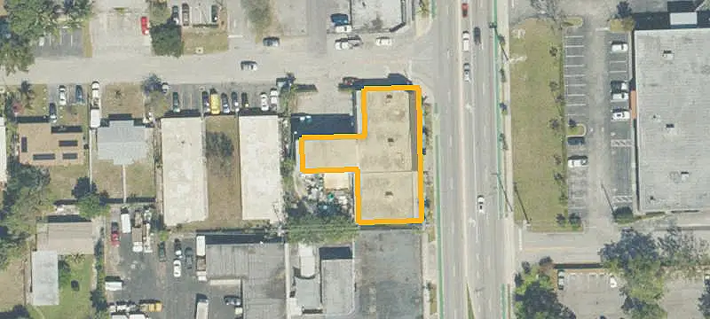 Flex Building with Fenced Lots