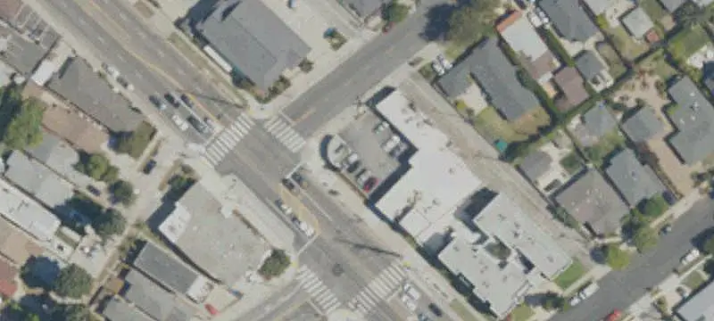 Six-Tenant Corner Shopping Center