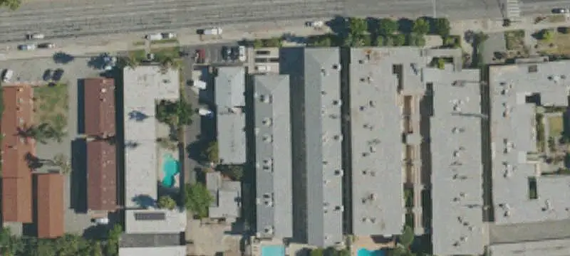 20-Unit Townhouse-Style Apartment Building