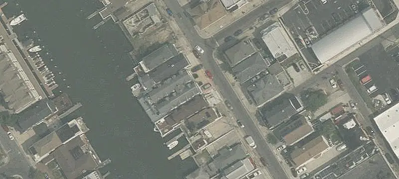 6-Unit Apartment Property with Boat Slips