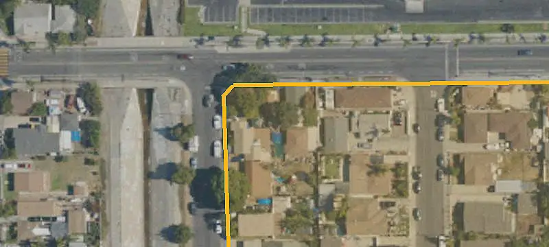 4-Unit Corner-Lot Quadplex