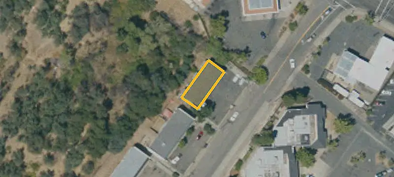 6-Unit Apartment Building