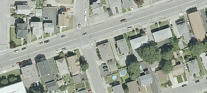 Mixed-Use Building with 2 Apartments