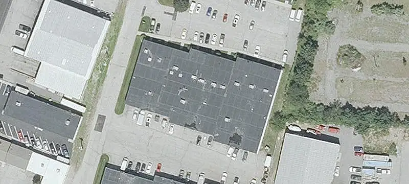 Flex Space with Roll-Up Access