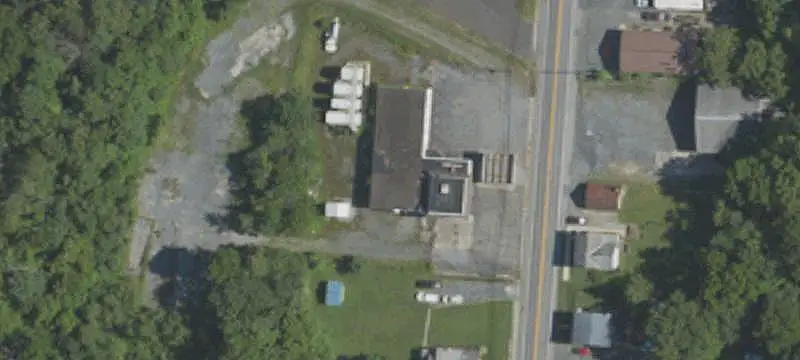 Vacant Automotive Service Building