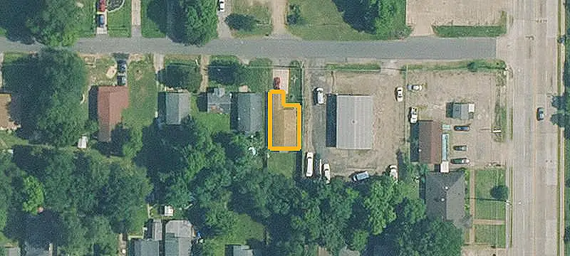 Warehouse with Fenced Yard