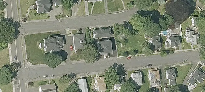 6-Unit Apartment Building