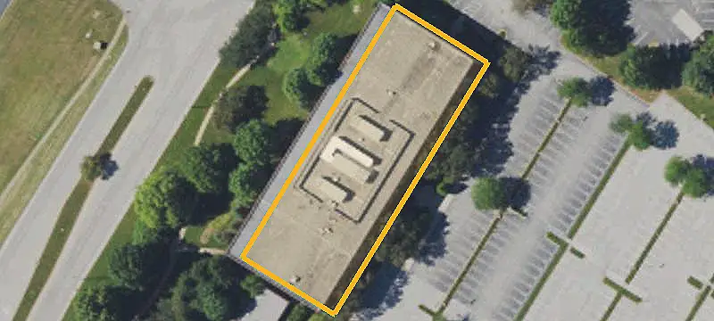 Office Units with Landscaped Grounds
