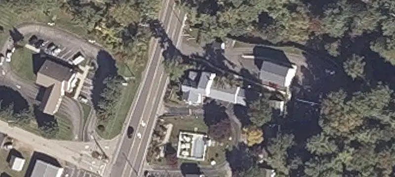 17-Key Hotel with Cottages