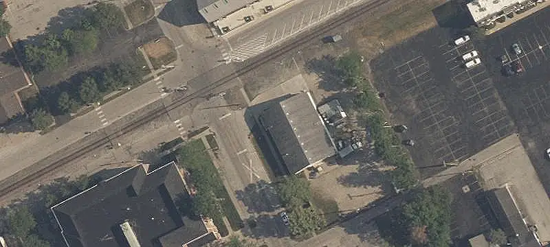 Standalone Flex Building with Rear Lot