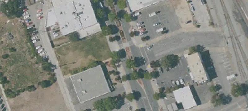 Flex Building with Fenced Yard
