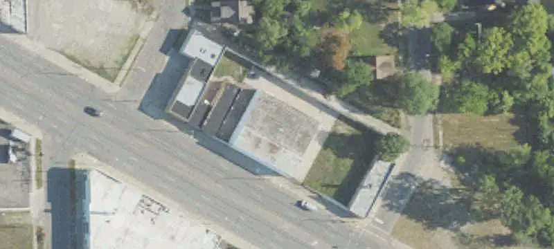 Multi-Building Auto Shop Property