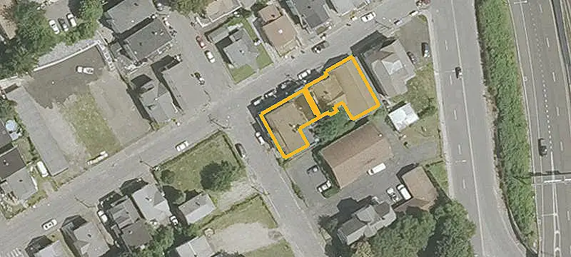 6-Unit Updated Apartment Building