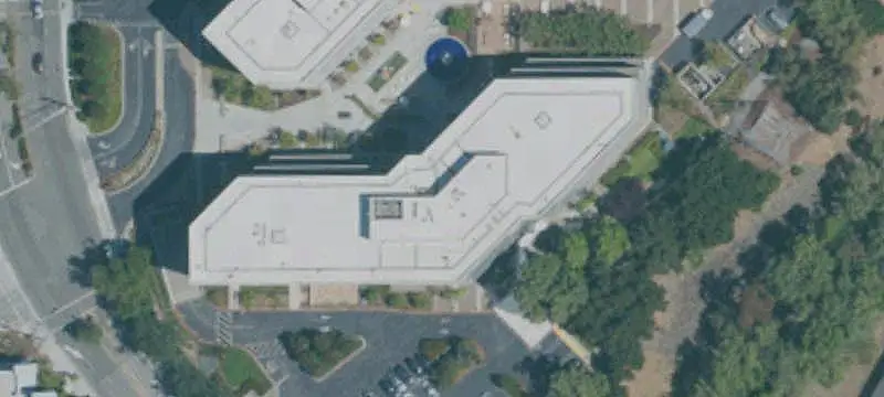Safeway-Anchored Shopping Center