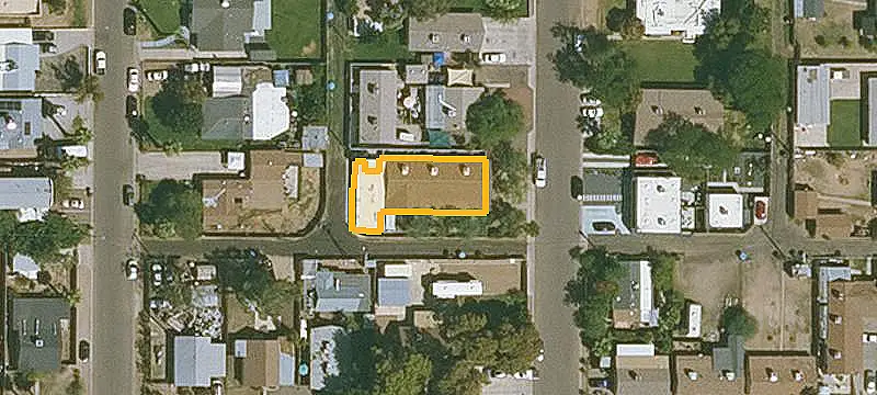 Updated Triplex with Courtyard