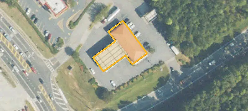 Commercial Land at Signalized Intersection