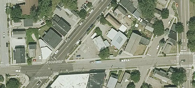 Freestanding Auto Shop
