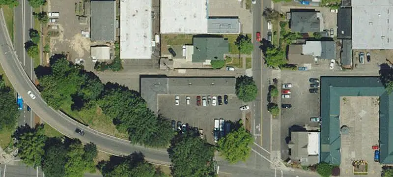 Townhouse Plaza Mixed-Use Property