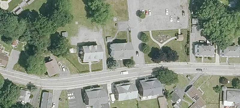 6-Unit Apartment Building