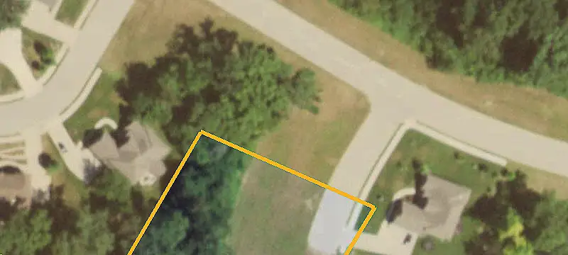Land / Lots & Land