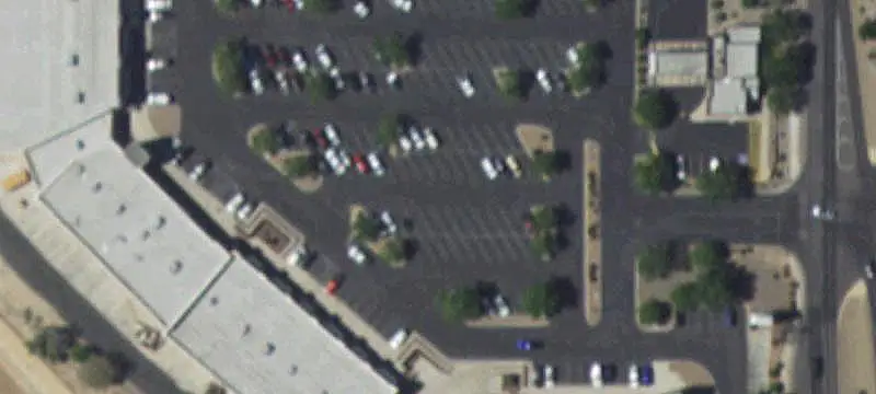 Retail Space with Multiple Access Points