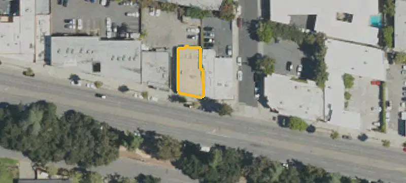 Multi-Suite Retail Space