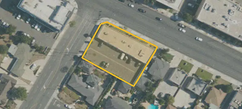 Three-Suite Office Building