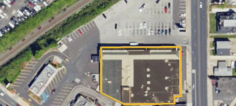 Fully Leased Shopping Center