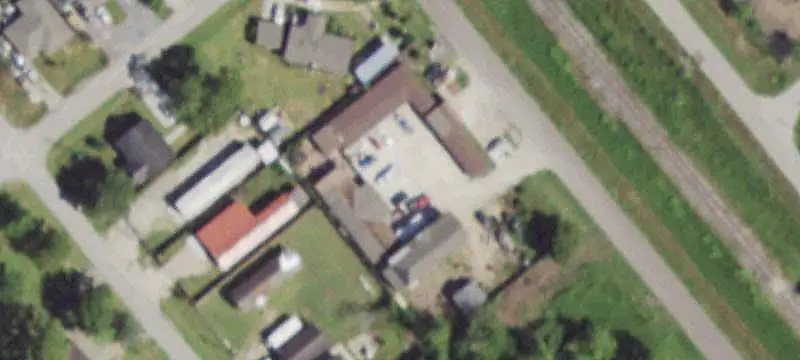 Motel With Five-Bedroom House