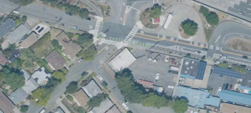 Fenced Flex Facility with Paved Yard