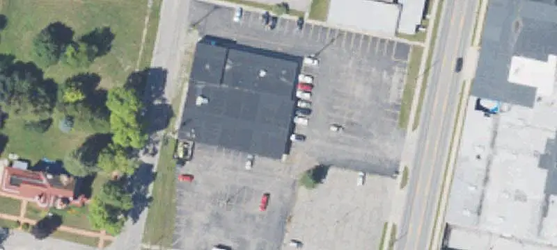 Auto Shop with Three Hoists