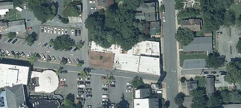 Mixed-Use Building with Office