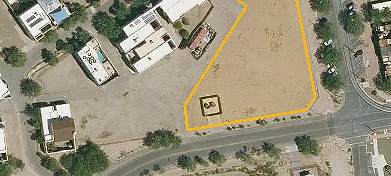 End-of-Walking-Street Land