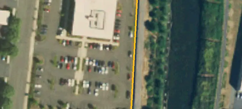 Commercial Land Near Shoreline