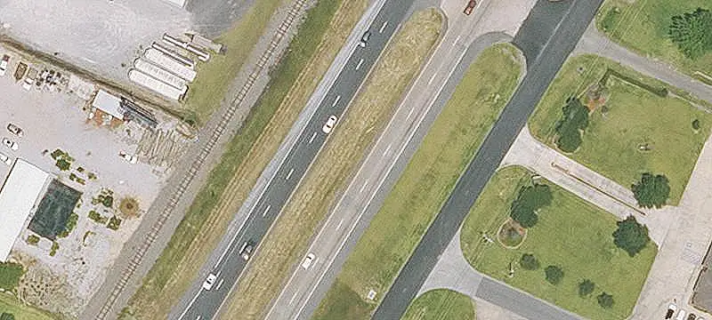 Signalized-Access Commercial Land