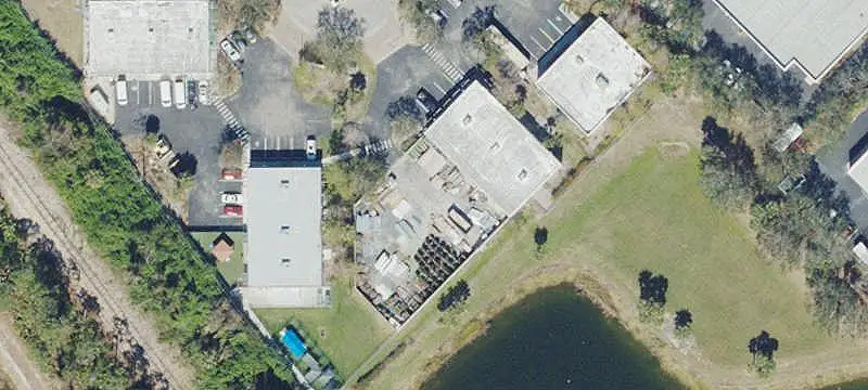 Freestanding Flex Building With Yard