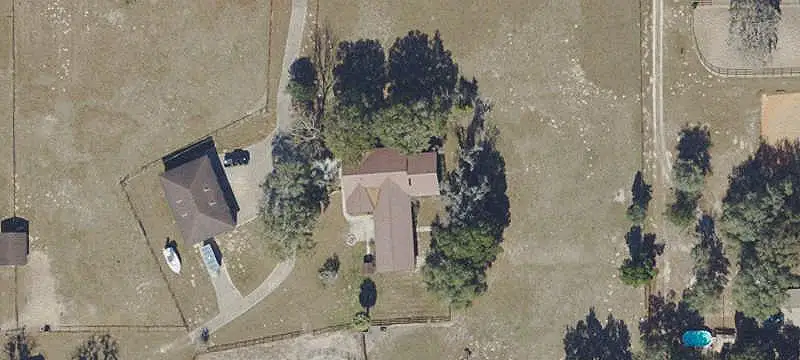 Equestrian Farm with Workshop