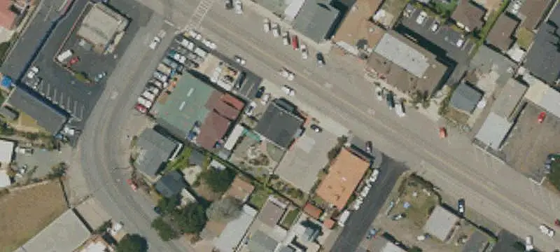 Single-Story Storefront with Garden