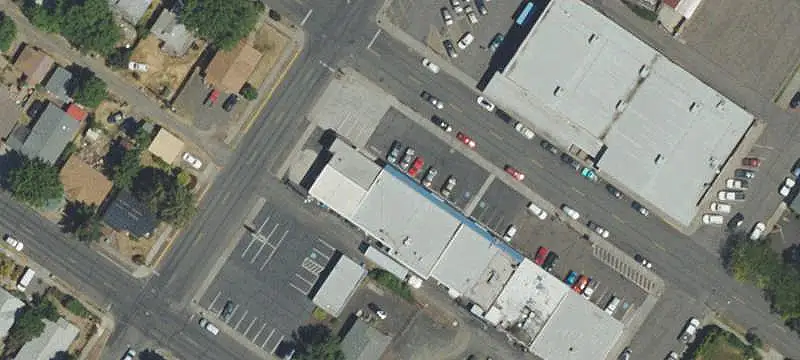 Multi-Tenant Storefront Property