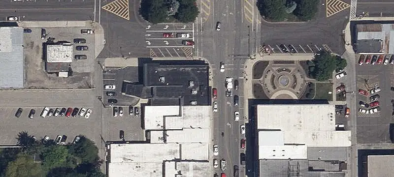 Mixed-Use Building with Retail Tenant