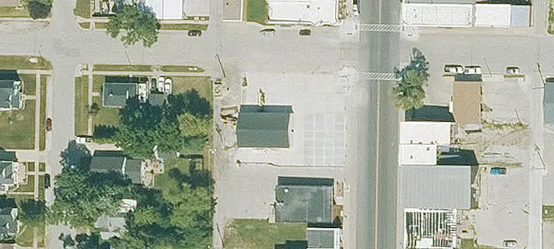 Mixed-Use Property with Auto Lift