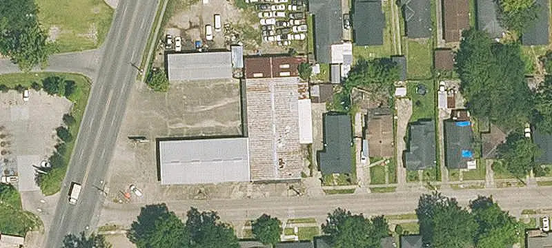 Flex Building with Roll-Up Door