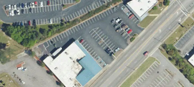 NNN Retail Property With Foot Locker
